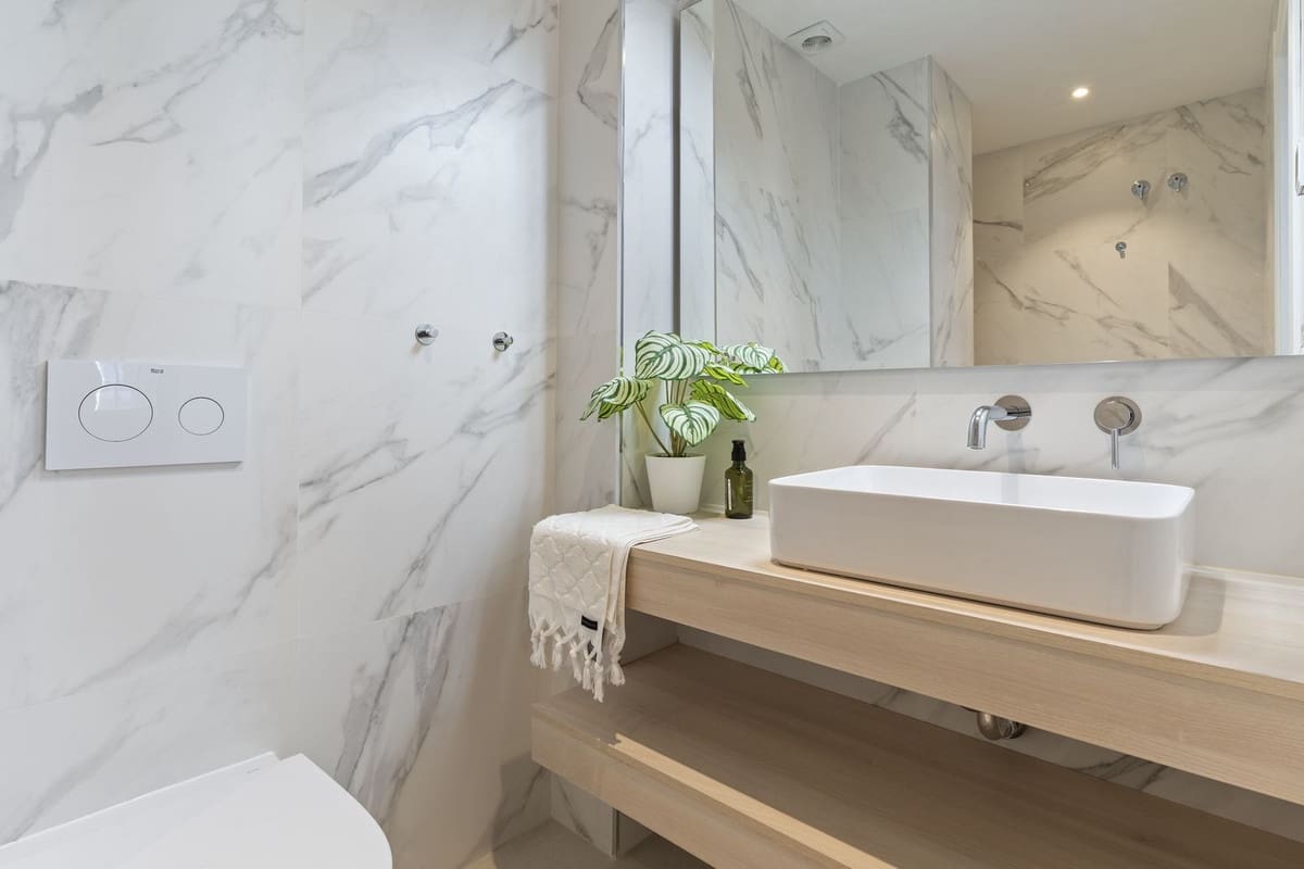 4 chambre Maison de Ville à vendre à Nueva Andalucia avec piscine - 949 000 € (Ref: 8293215)