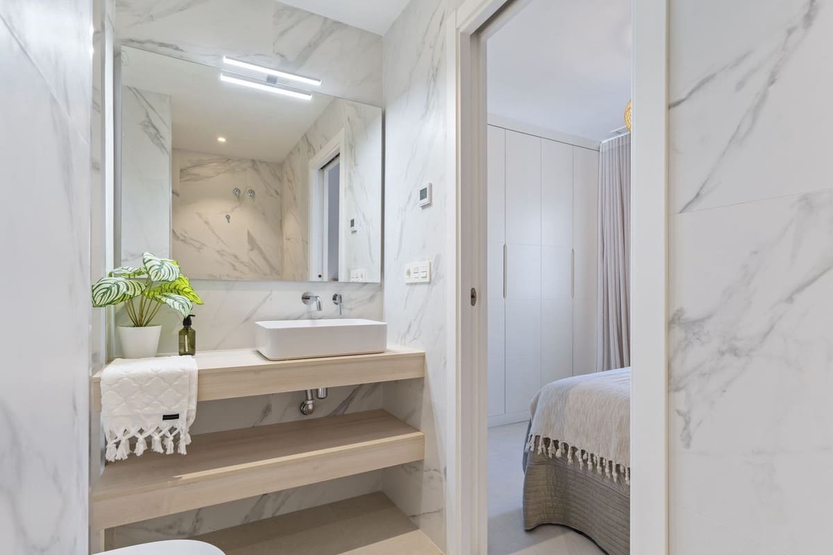 4 chambre Maison de Ville à vendre à Nueva Andalucia avec piscine - 949 000 € (Ref: 8293215)