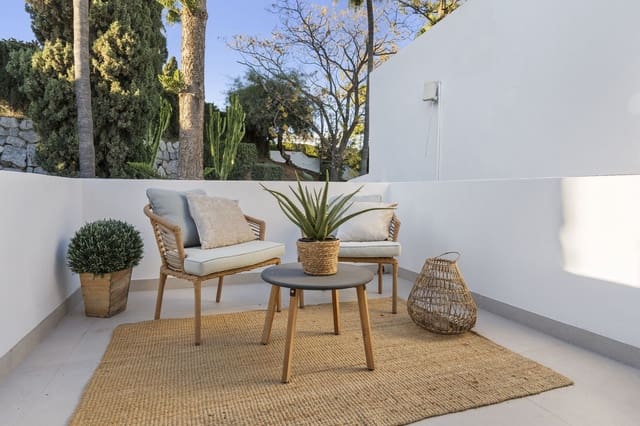 4 bedroom Townhouse for sale in Nueva Andalucia, Marbella with pool - € 949,000 (Ref: 8293215)