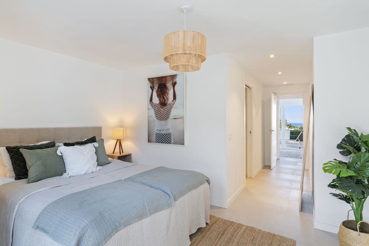 4 slaapkamer Huis te koop in Nueva Andalucia met zwembad - € 949.000 (Ref: 8293215)