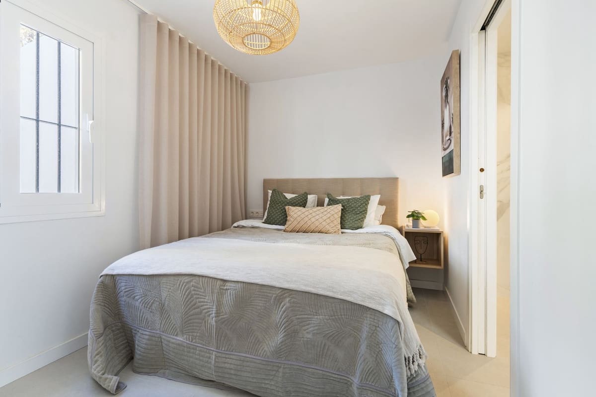 4 slaapkamer Huis te koop in Nueva Andalucia met zwembad - € 949.000 (Ref: 8293215)