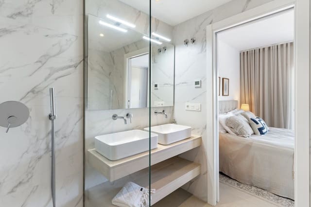 4 soverom Hus til salgs i Nueva Andalucia, Marbella med svømmebasseng - € 949 000 (Ref: 8293215)