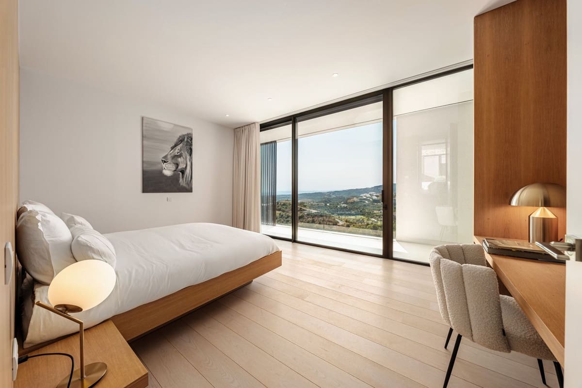 4 bedroom Villa for sale in Benahavis with pool garage - € 3,390,000 (Ref: 8296944)