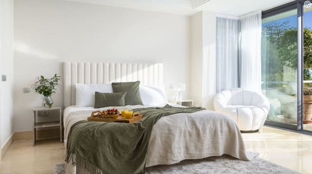 4 bedroom Apartment for sale in Nueva Andalucia, Marbella with pool garage - € 1,995,000 (Ref: 8297033)