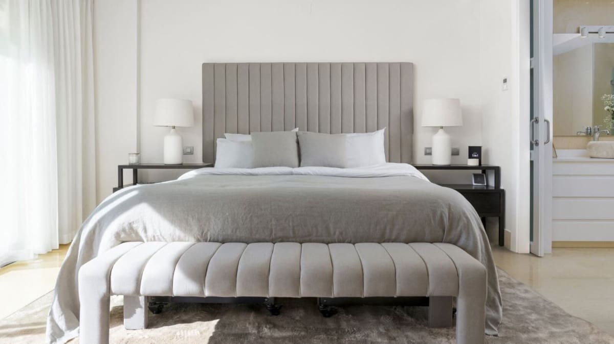 4 bedroom Apartment for sale in Nueva Andalucia with pool garage - € 1,995,000 (Ref: 8297033)