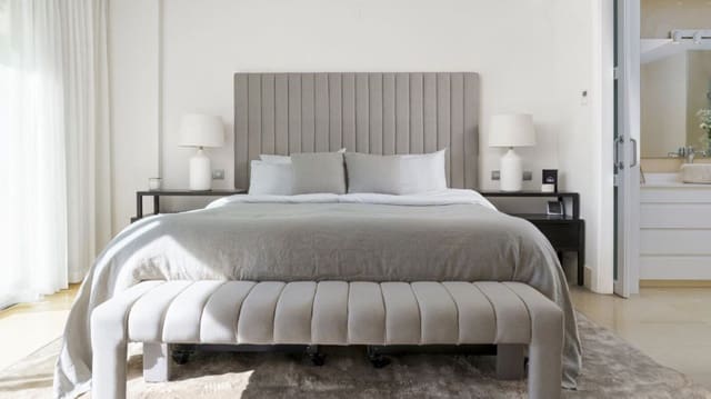 4 bedroom Apartment for sale in Nueva Andalucia, Marbella with pool garage - € 1,995,000 (Ref: 8297033)