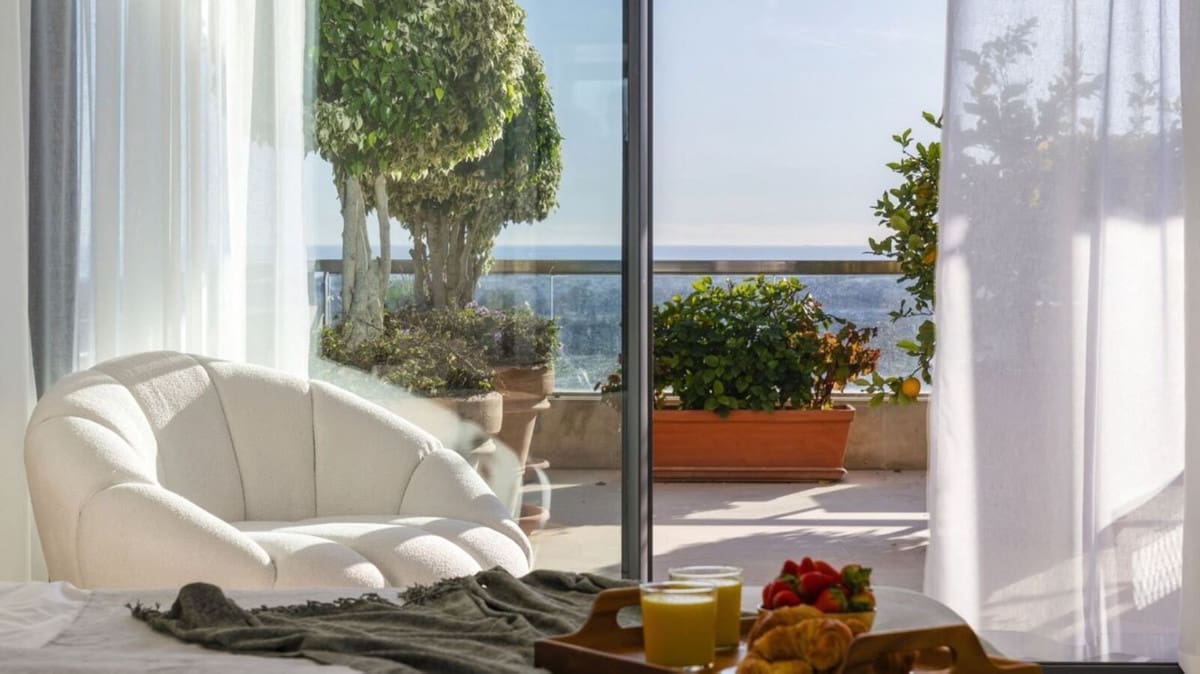 4 bedroom Apartment for sale in Nueva Andalucia with pool garage - € 1,995,000 (Ref: 8297033)