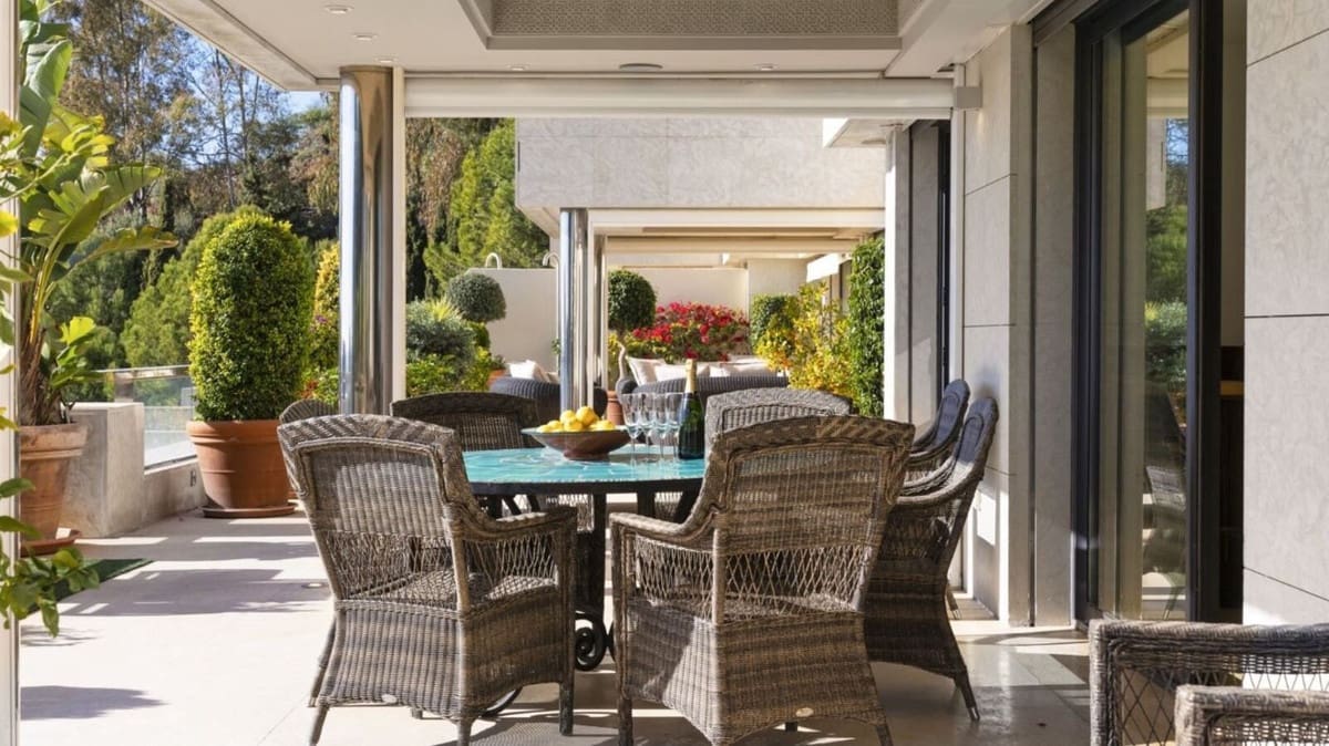 4 bedroom Apartment for sale in Nueva Andalucia with pool garage - € 1,995,000 (Ref: 8297033)