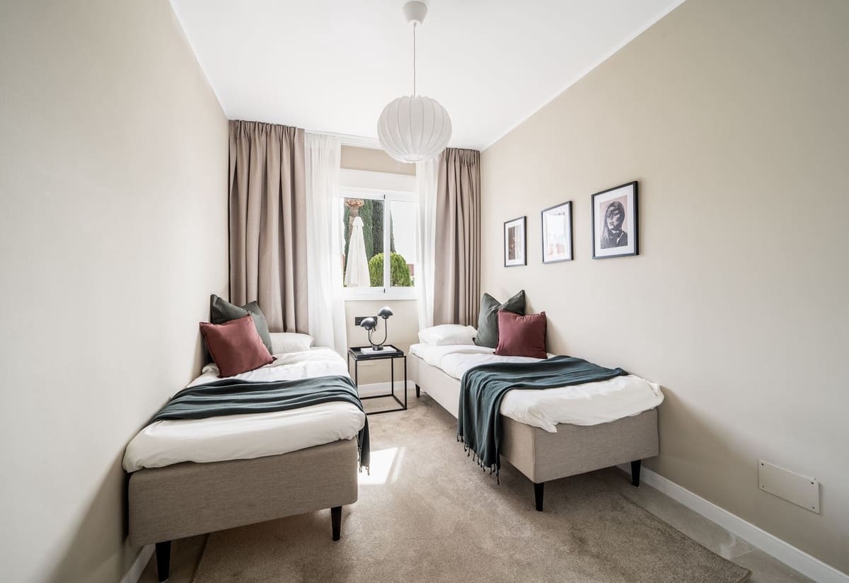 4 bedroom Apartment for sale in Nueva Andalucia with pool - € 750,000 (Ref: 8297243)