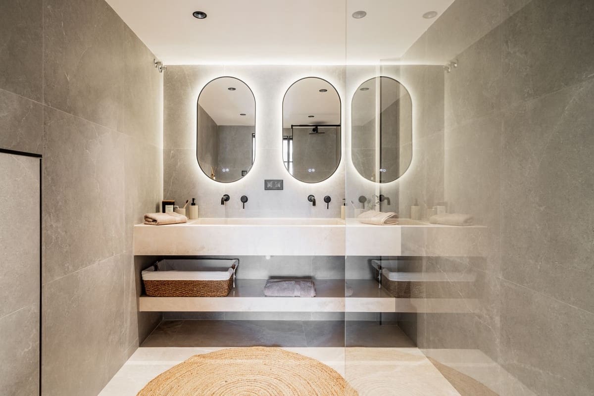 4 bedroom Apartment for sale in Nueva Andalucia with pool - € 750,000 (Ref: 8297243)