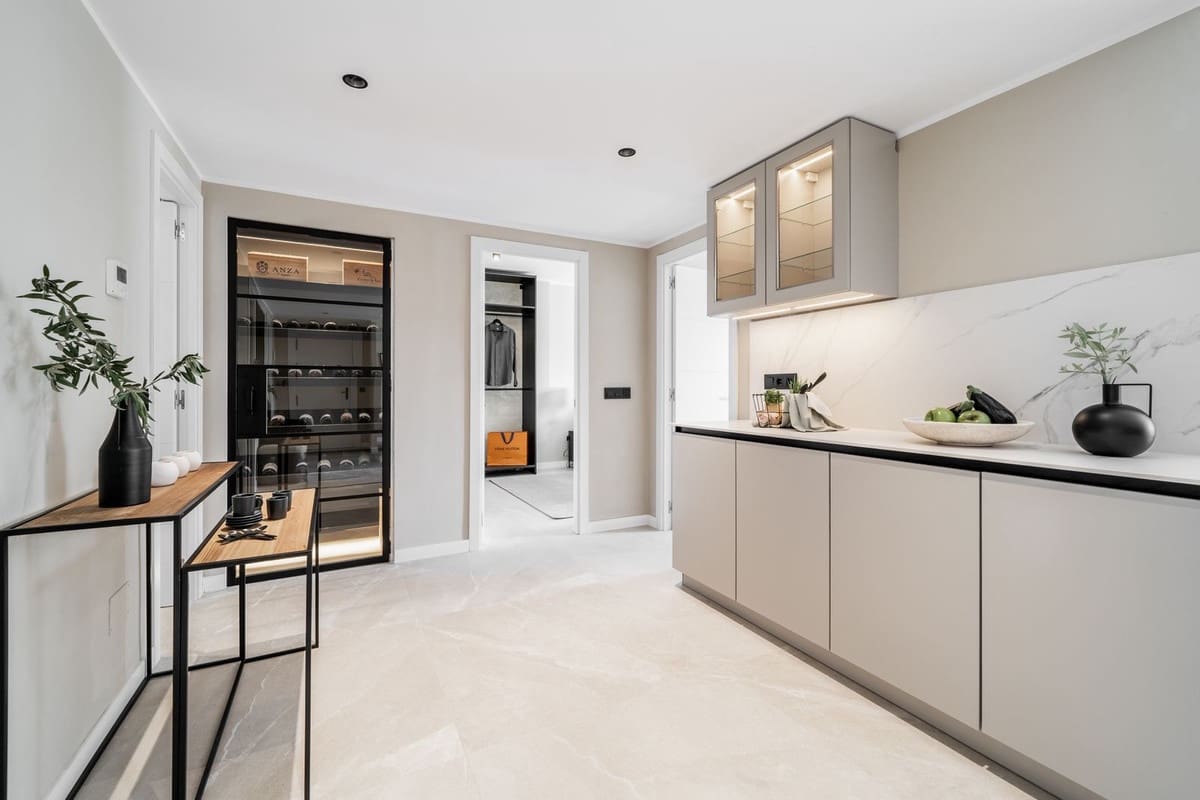 4 sovrum Lägenhet till salu i Nueva Andalucia med pool - 750 000 € (Ref: 8297243)