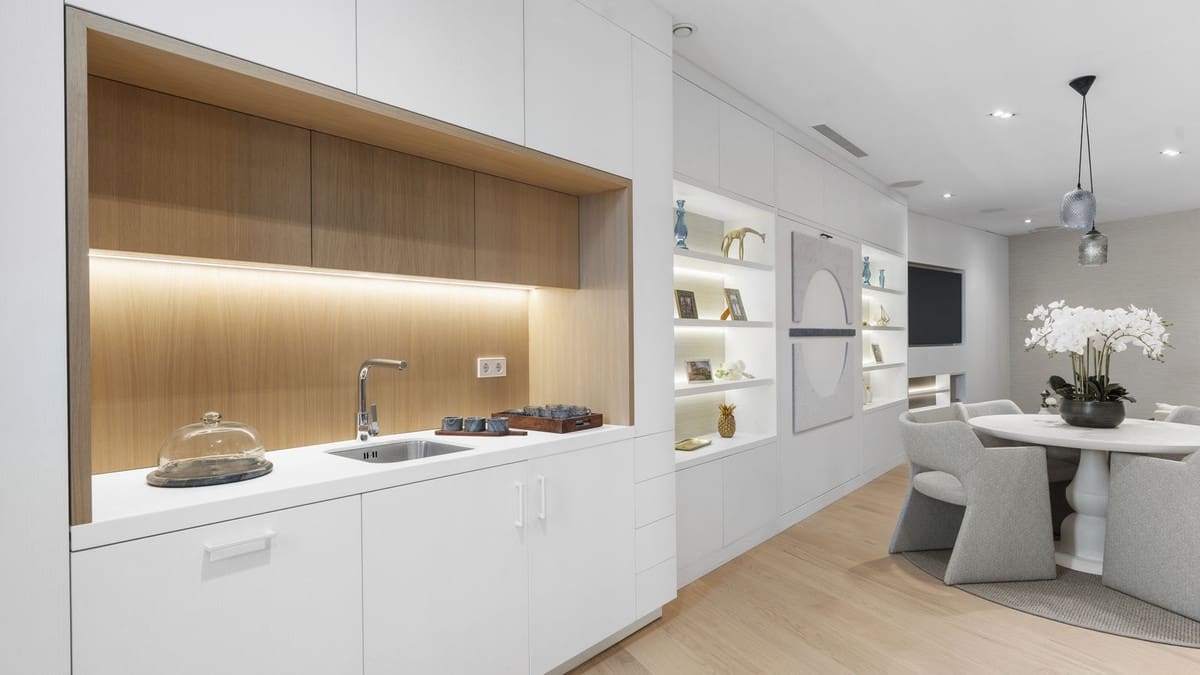 7 bedroom Villa for sale in Nueva Andalucia with pool garage - € 6,990,000 (Ref: 8301428)