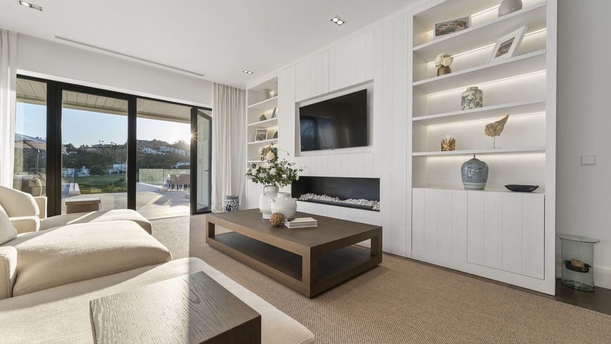 7 bedroom Villa for sale in Nueva Andalucia with pool garage - € 6,990,000 (Ref: 8301428)