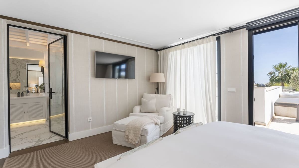 7 chambre Villa/Maison à vendre à Nueva Andalucia avec piscine garage - 6 990 000 € (Ref: 8301428)