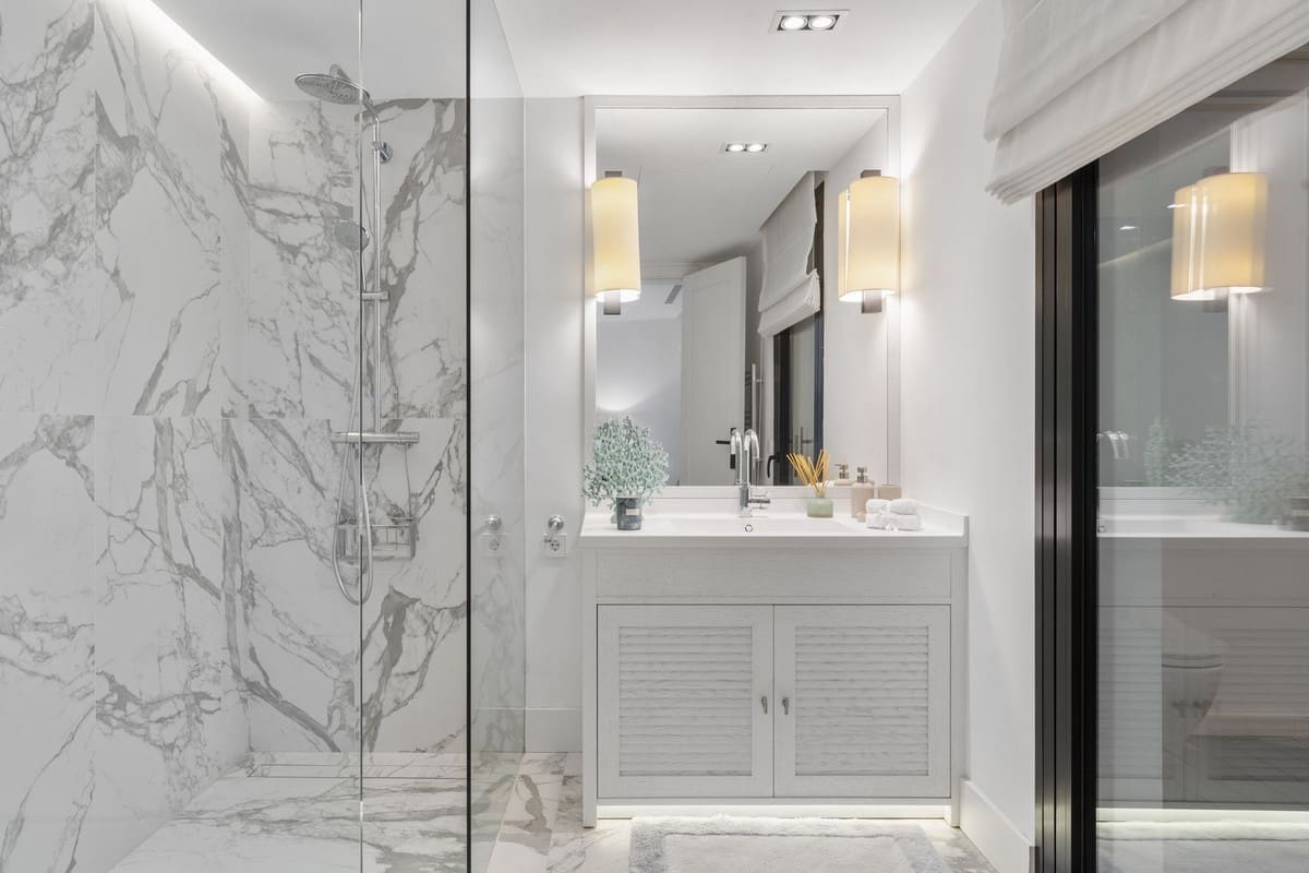 7 chambre Villa/Maison à vendre à Nueva Andalucia avec piscine garage - 6 990 000 € (Ref: 8301428)