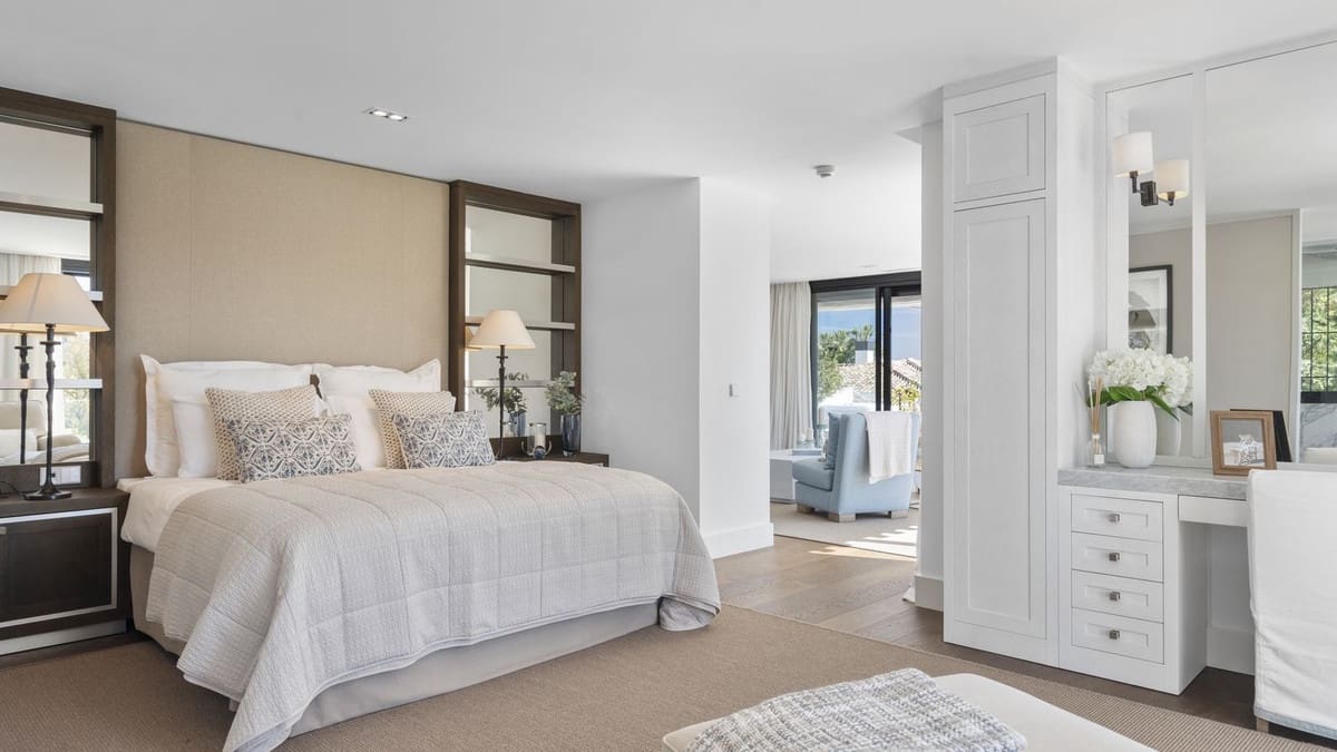 7 chambre Villa/Maison à vendre à Nueva Andalucia avec piscine garage - 6 990 000 € (Ref: 8301428)