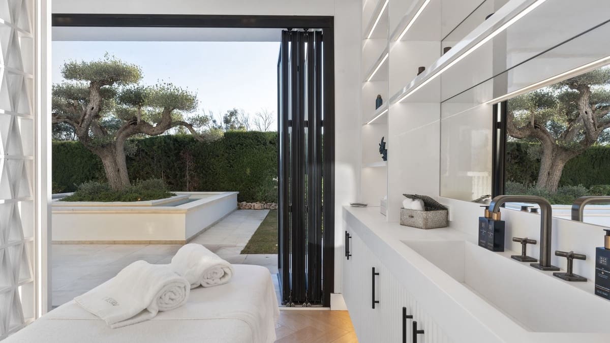 7 chambre Villa/Maison à vendre à Nueva Andalucia avec piscine garage - 6 990 000 € (Ref: 8301428)