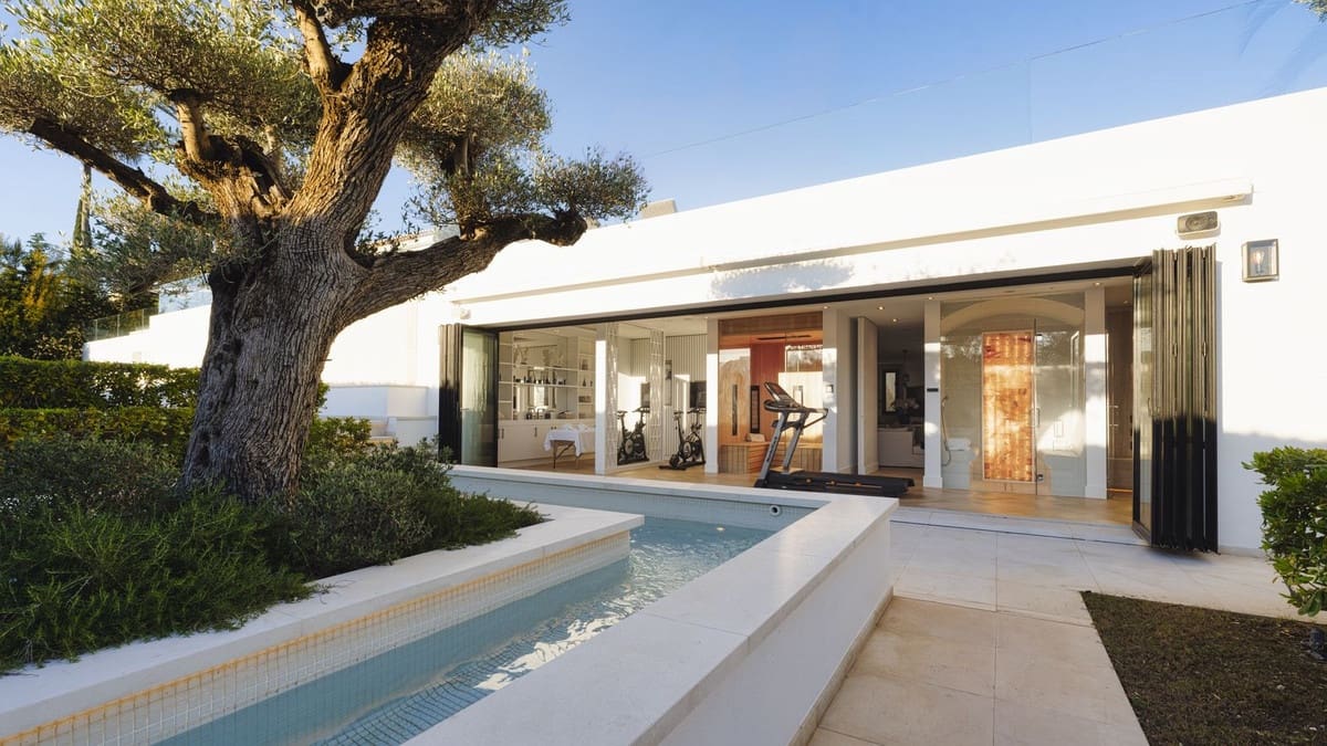 7 bedroom Villa for sale in Nueva Andalucia with pool garage - € 6,990,000 (Ref: 8301428)