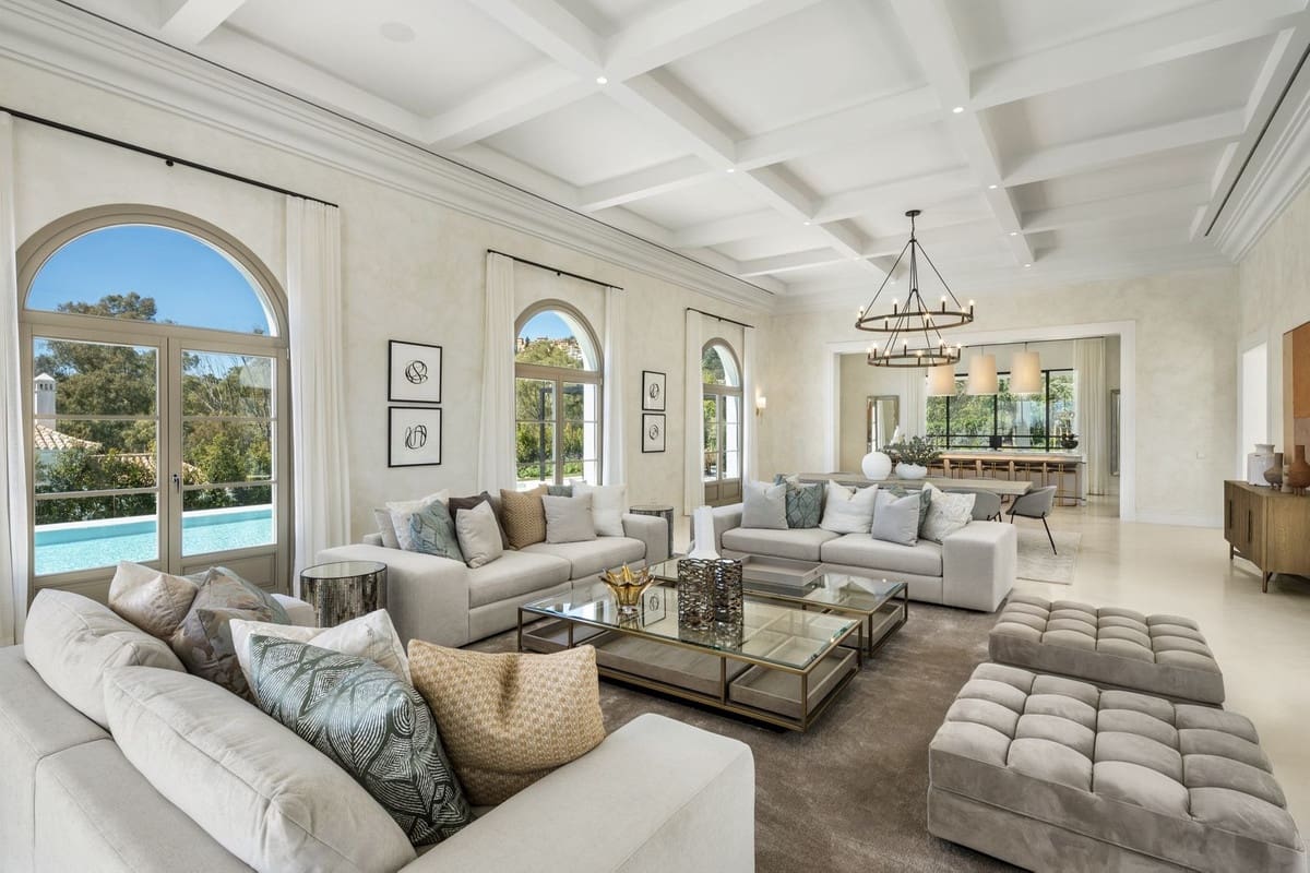 Chalet de 6 habitaciones en Nueva Andalucia en venta con piscina - 9.350.000 € (Ref: 8307511)