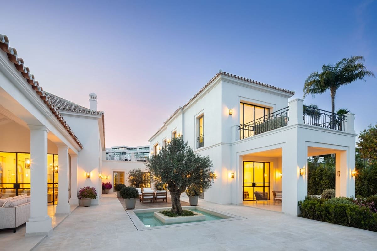 6 bedroom Villa for sale in Nueva Andalucia with pool - € 9,350,000 (Ref: 8307511)