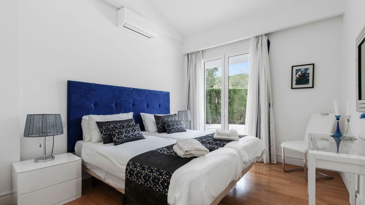 7 sovrum Villa till salu i Marbella med pool garage - 2 250 000 € (Ref: 8323673)