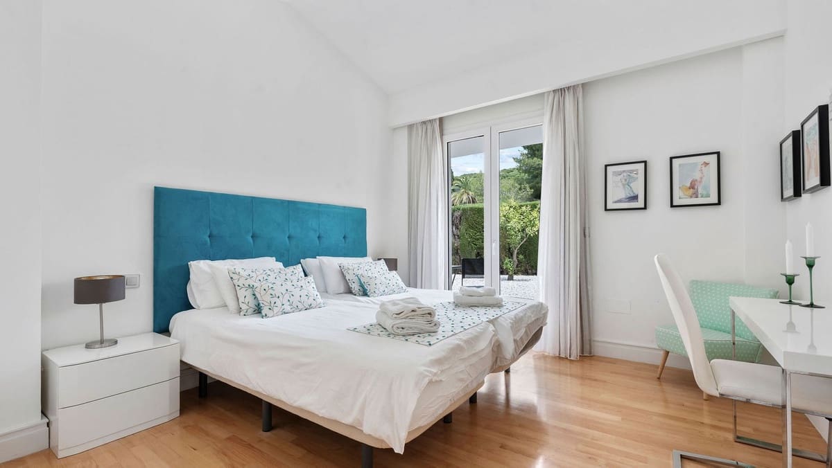 7 sovrum Villa till salu i Marbella med pool garage - 2 250 000 € (Ref: 8323673)