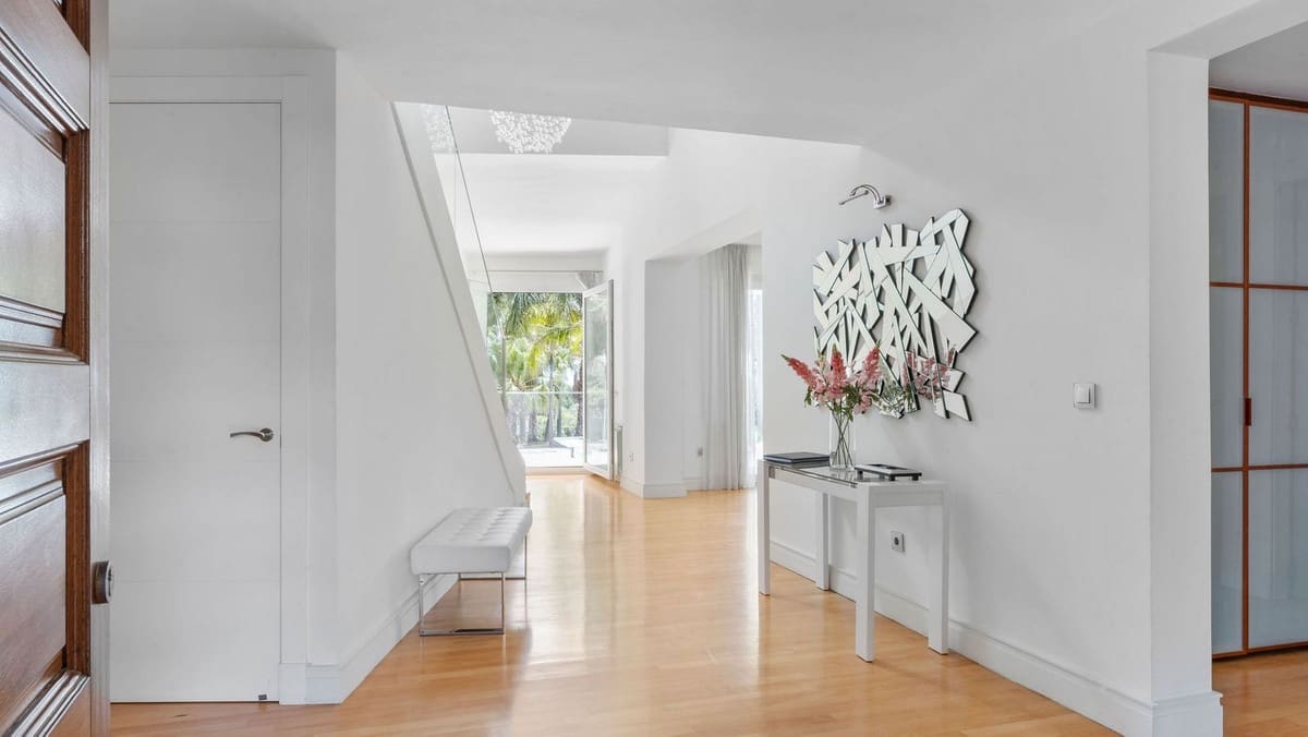 7 sovrum Villa till salu i Marbella med pool garage - 2 250 000 € (Ref: 8323673)