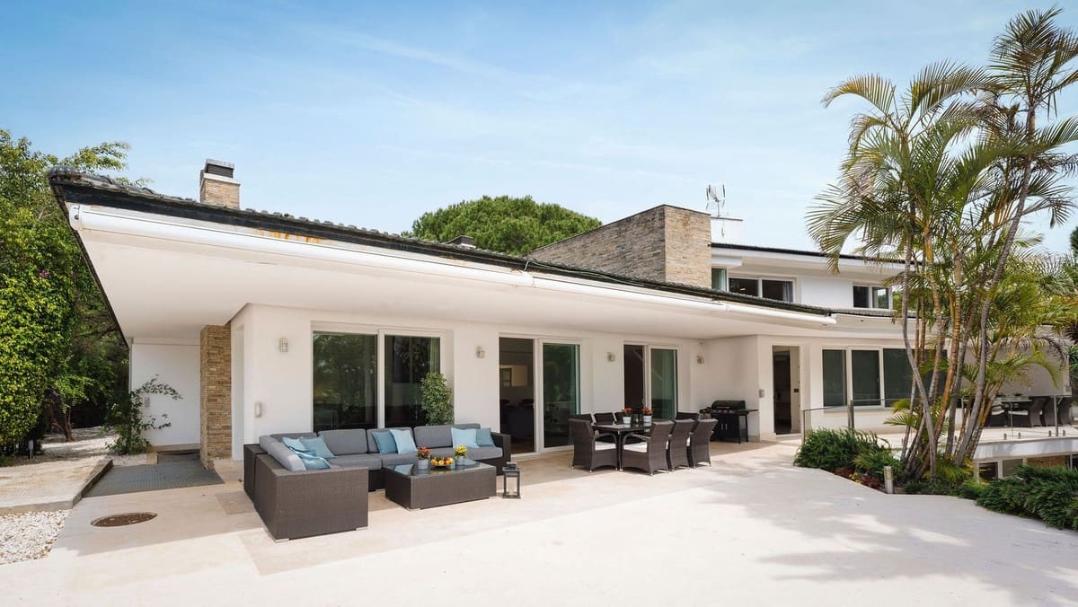 7 sovrum Villa till salu i Marbella med pool garage - 2 250 000 € (Ref: 8323673)