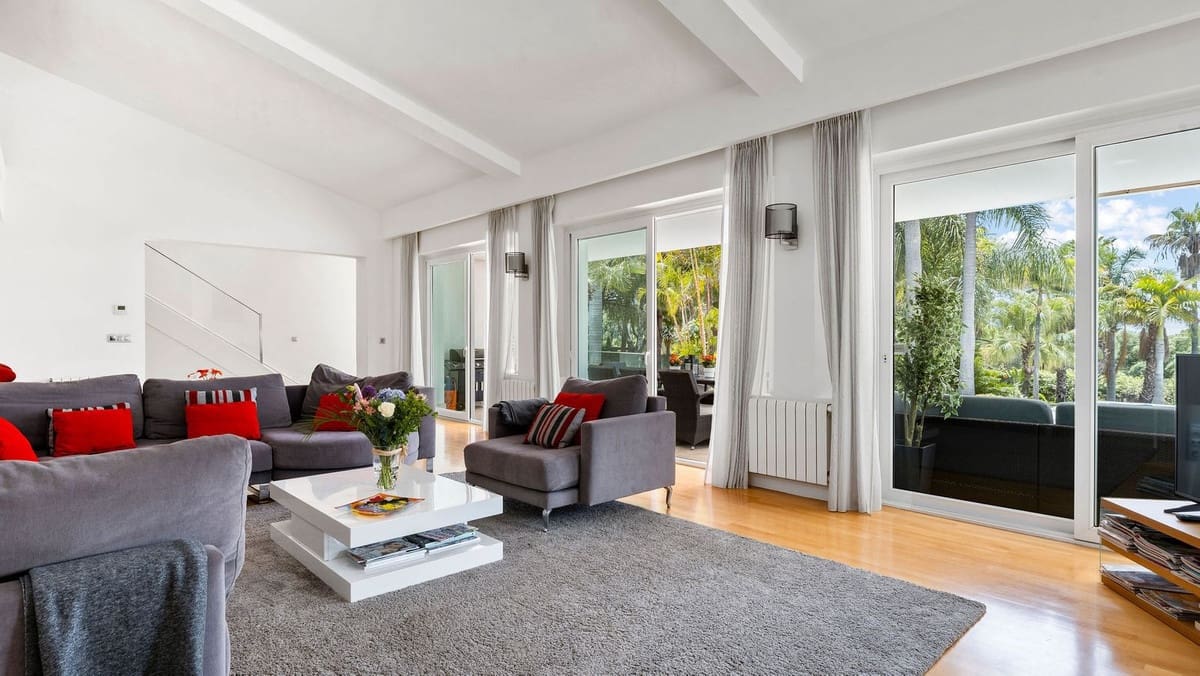 7 sovrum Villa till salu i Marbella med pool garage - 2 250 000 € (Ref: 8323673)