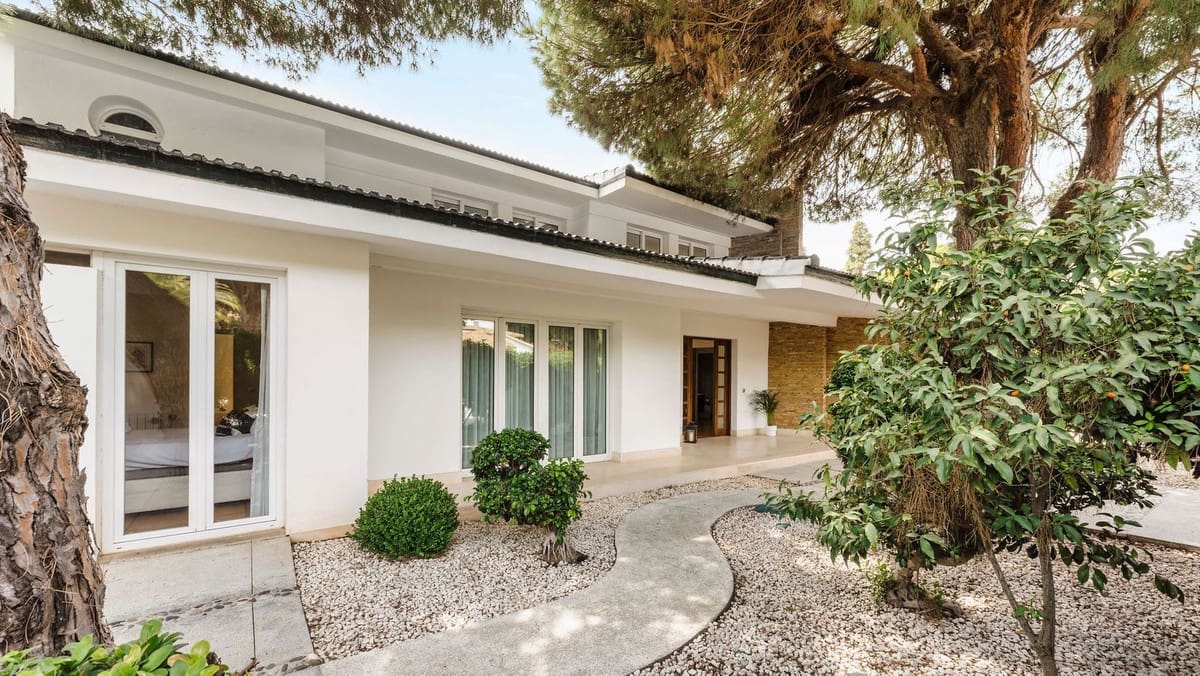 7 sovrum Villa till salu i Marbella med pool garage - 2 250 000 € (Ref: 8323673)