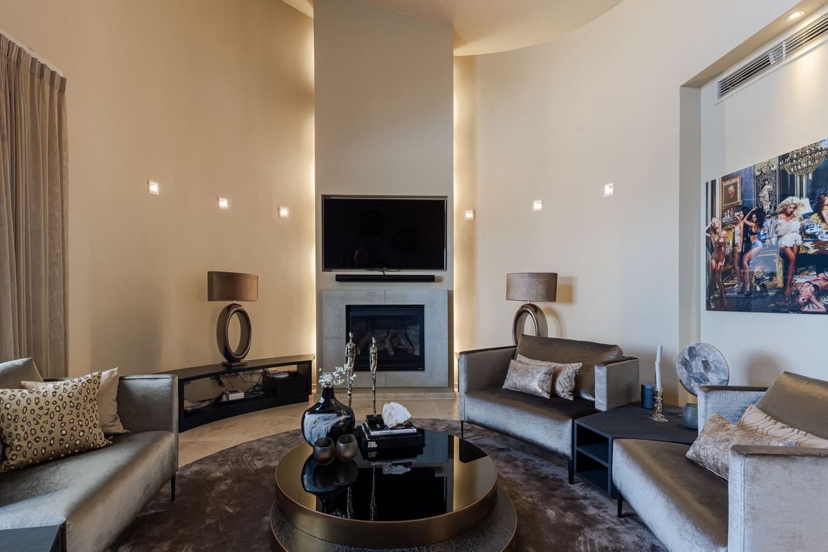 7 sovrum Villa till salu i La Quinta med pool garage - 8 350 000 € (Ref: 8326707)