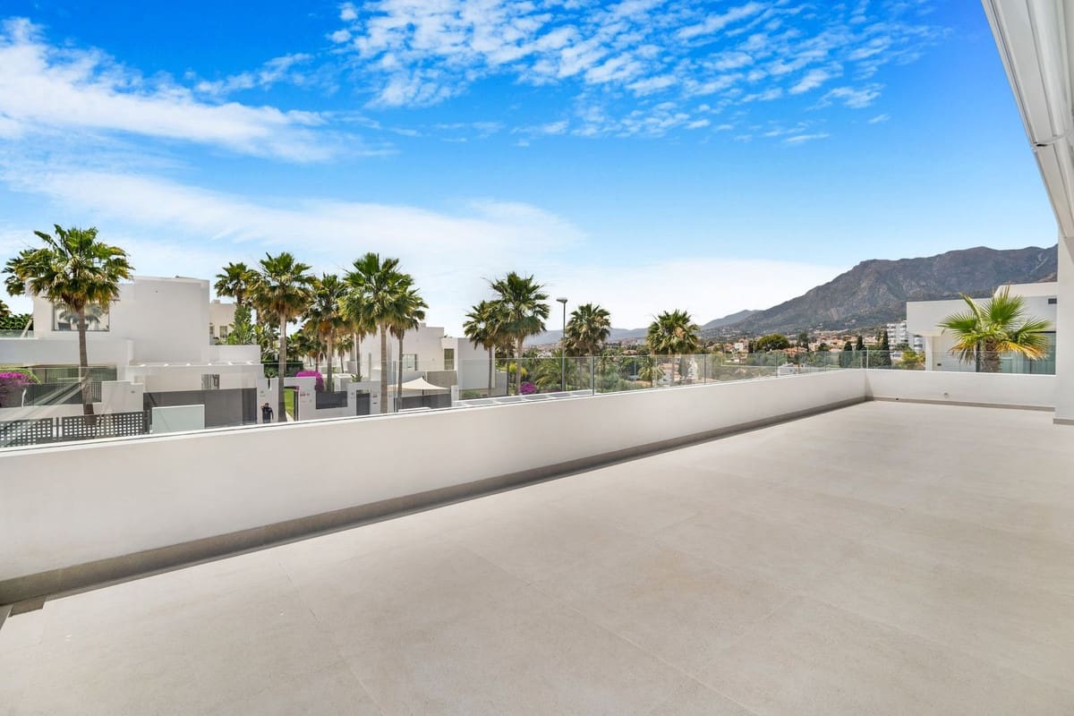 6 soveværelse Villa til salg i Rio Real med swimmingpool garage - € 2.995.000 (Ref: 8332776)