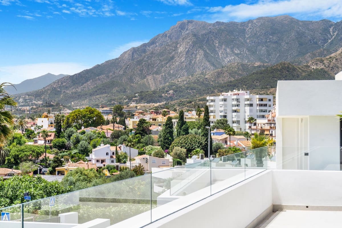 6 soveværelse Villa til salg i Rio Real med swimmingpool garage - € 2.995.000 (Ref: 8332776)