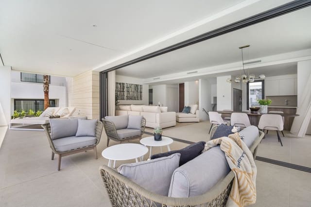 6 soveværelse Villa til salg i Río Real, Marbella med swimmingpool garage - € 2.995.000 (Ref: 8332776)