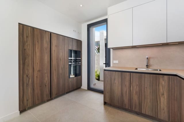 6 soveværelse Villa til salg i Río Real, Marbella med swimmingpool garage - € 2.995.000 (Ref: 8332776)