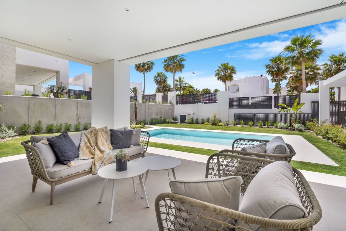 6 slaapkamer Villa te koop in Rio Real met zwembad garage - € 2.995.000 (Ref: 8332776)