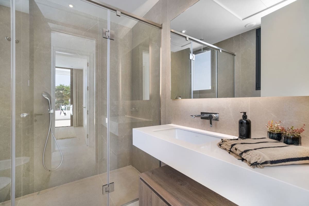 6 slaapkamer Villa te koop in Rio Real met zwembad garage - € 2.995.000 (Ref: 8332776)