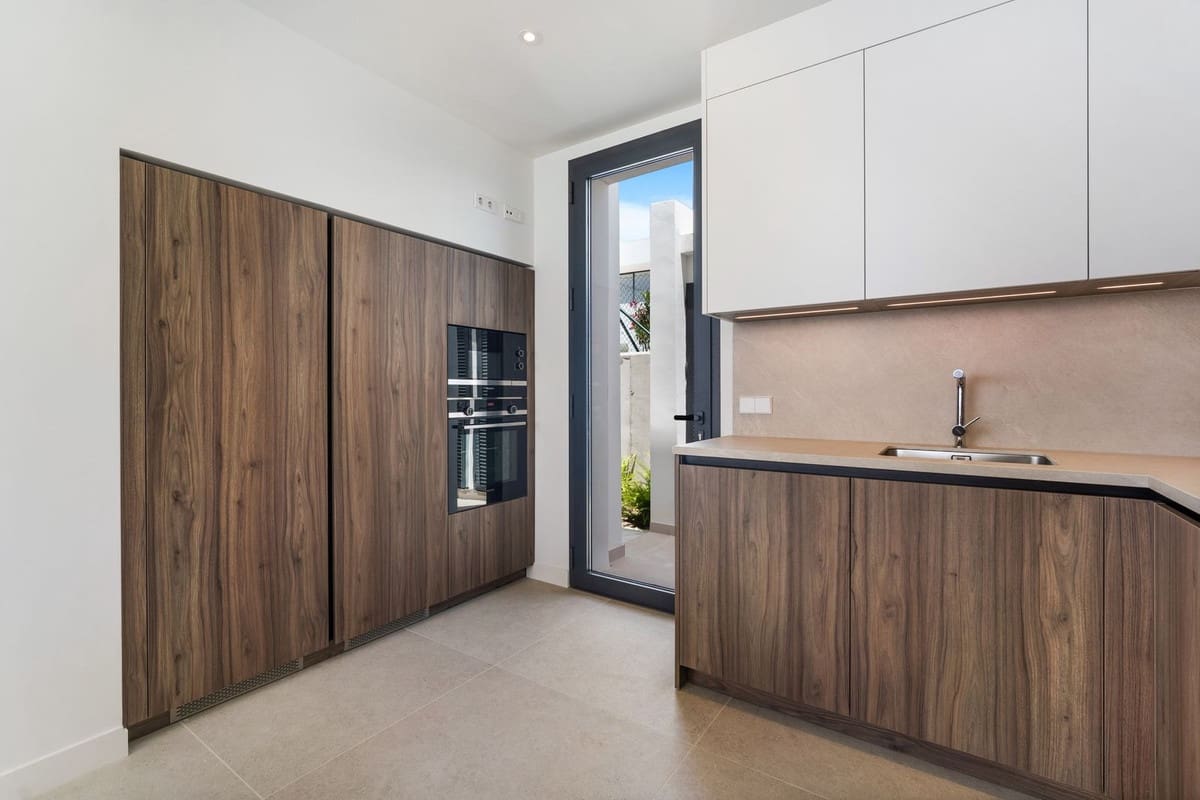 6 sypialnia Willa na sprzedaż w Rio Real z basenem garażem - 2 995 000 € (Ref: 8332776)