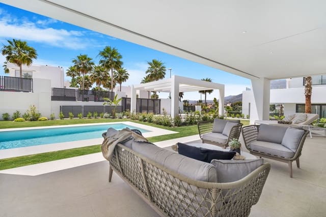 6 sypialnia Willa na sprzedaż w Río Real, Marbella z basenem garażem - 2 995 000 € (Ref: 8332776)