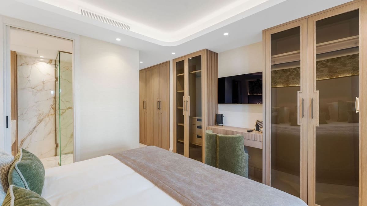 Apartamento de 3 habitaciones en Golden Mile en venta con piscina garaje - 6.995.000 € (Ref: 8332867)