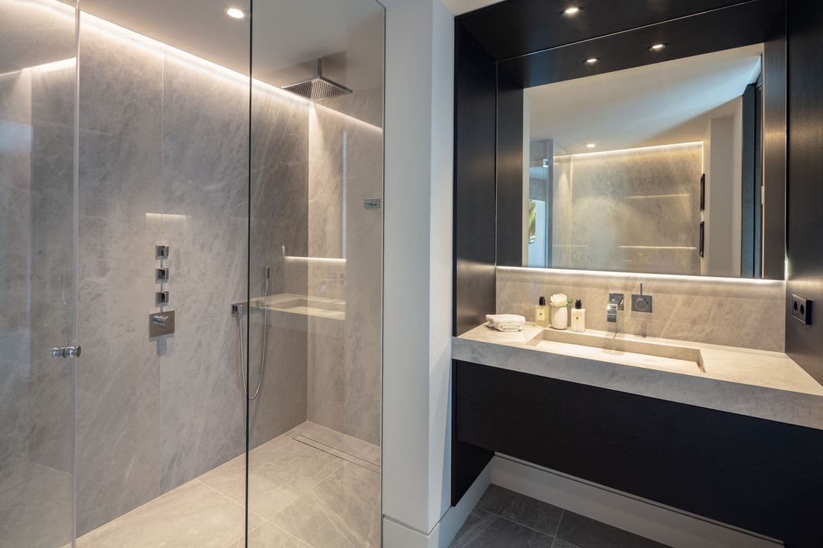 3 bedroom Apartment for sale in Golden Mile with pool - € 5,995,000 (Ref: 8341943)