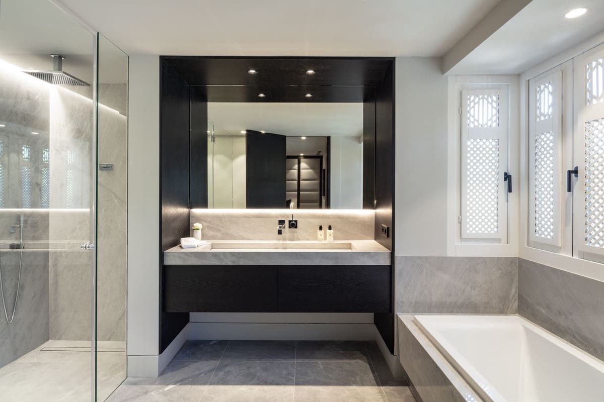 3 bedroom Apartment for sale in Golden Mile with pool - € 5,995,000 (Ref: 8341943)