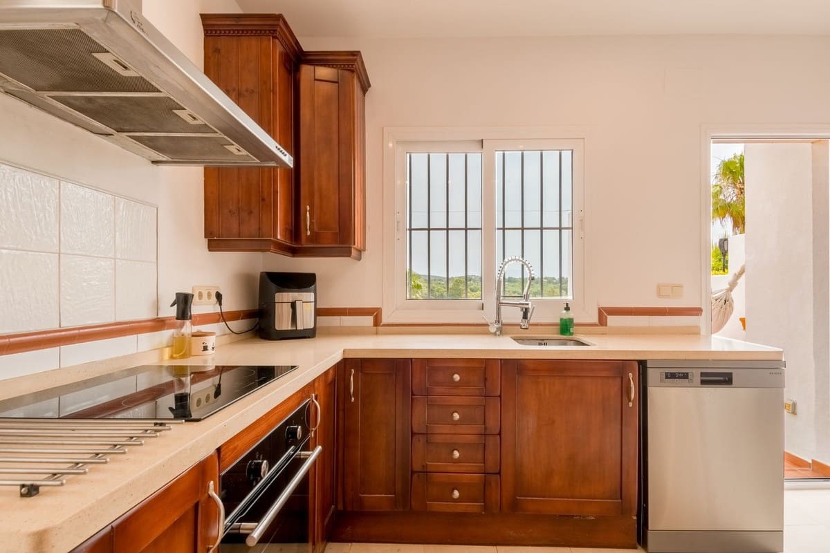 5 sypialnia Willa na sprzedaż w Sotogrande z basenem - 1 125 000 € (Ref: 8344142)