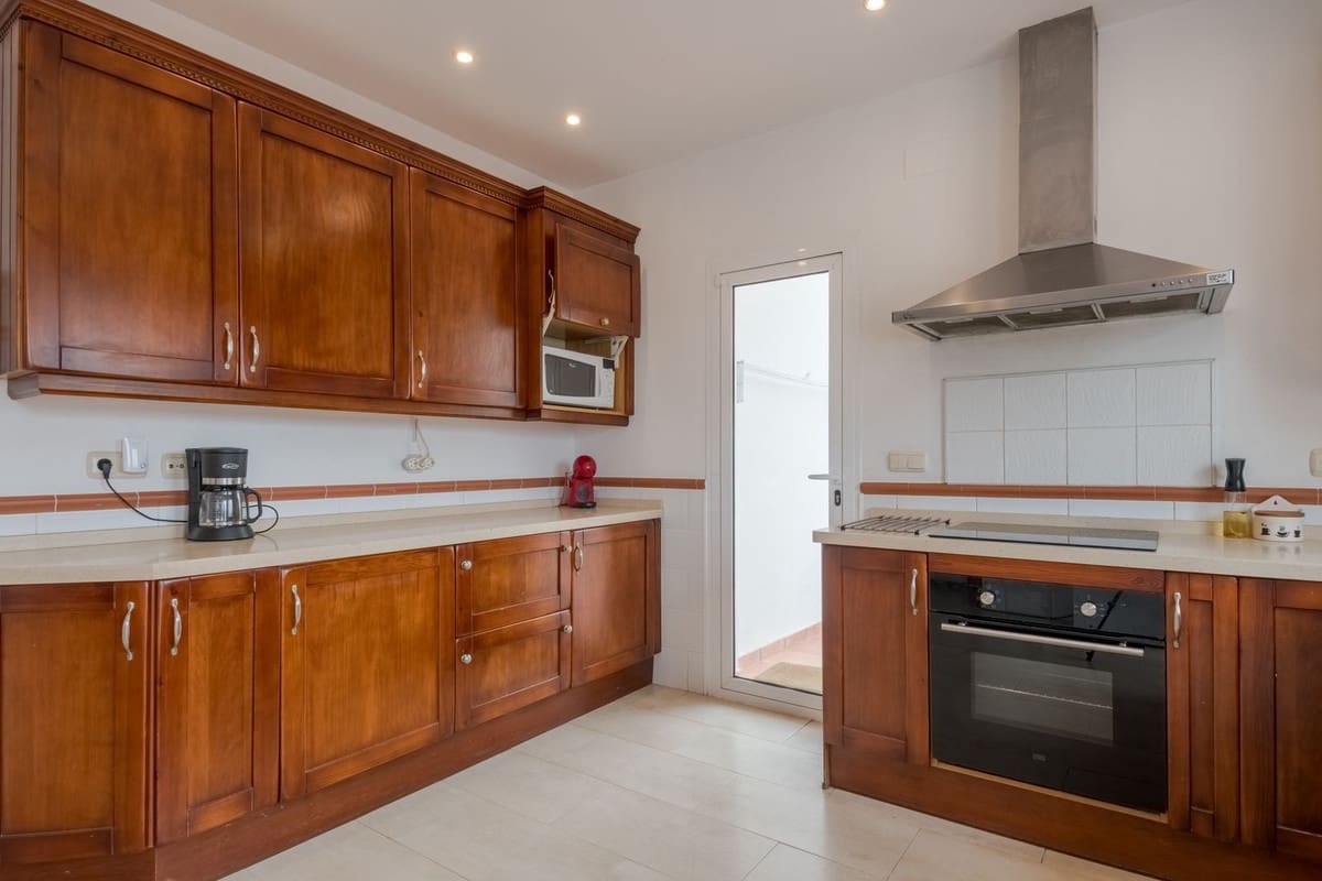 5 sypialnia Willa na sprzedaż w Sotogrande z basenem - 1 125 000 € (Ref: 8344142)