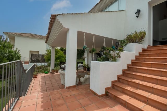 5 sypialnia Willa na sprzedaż w Sotogrande Alto, San Roque z basenem - 1 125 000 € (Ref: 8344142)