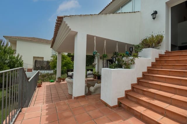 Chalet de 5 habitaciones en Sotogrande Alto, San Roque en venta con piscina - 1.125.000 € (Ref: 8344142)