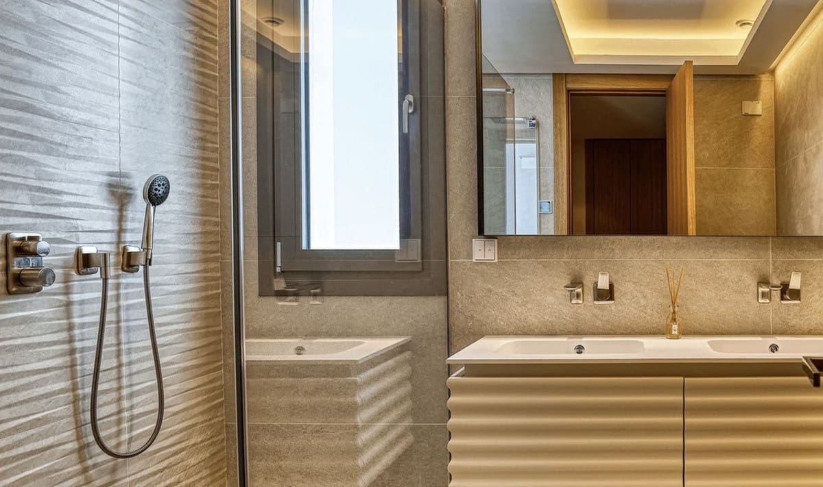 3 bedroom Apartment for sale in La Quinta with pool garage - € 1,495,000 (Ref: 8370329)