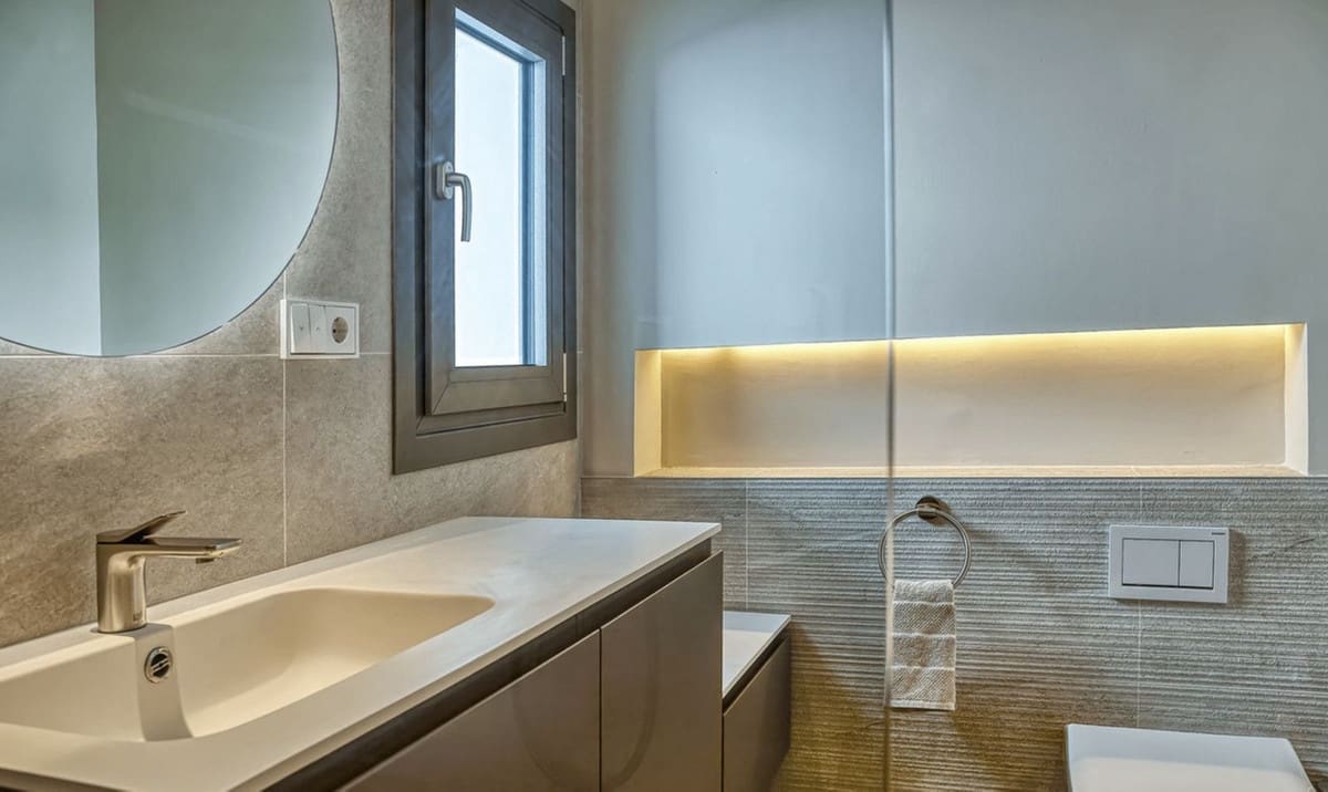 3 bedroom Apartment for sale in La Quinta with pool garage - € 1,495,000 (Ref: 8370329)