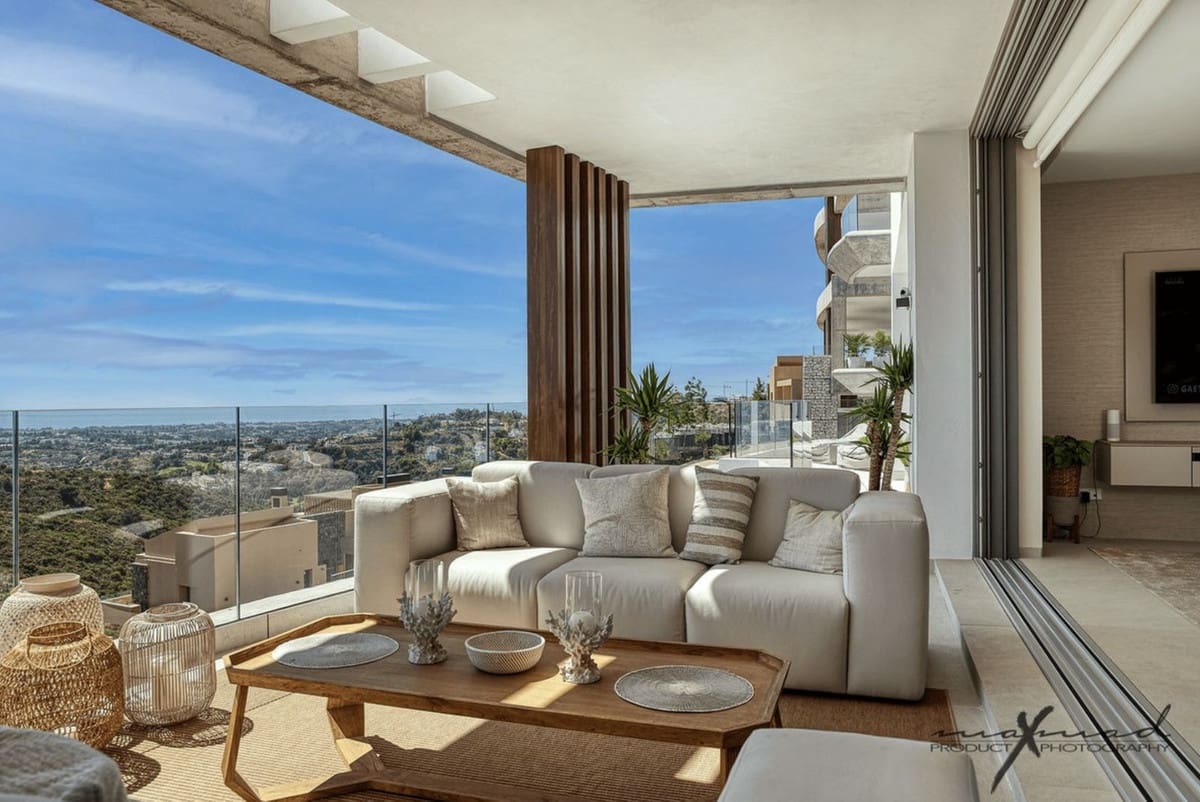 3 bedroom Apartment for sale in La Quinta with pool garage - € 1,495,000 (Ref: 8370329)