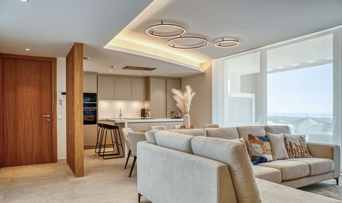 3 bedroom Apartment for sale in La Quinta with pool garage - € 1,495,000 (Ref: 8370329)